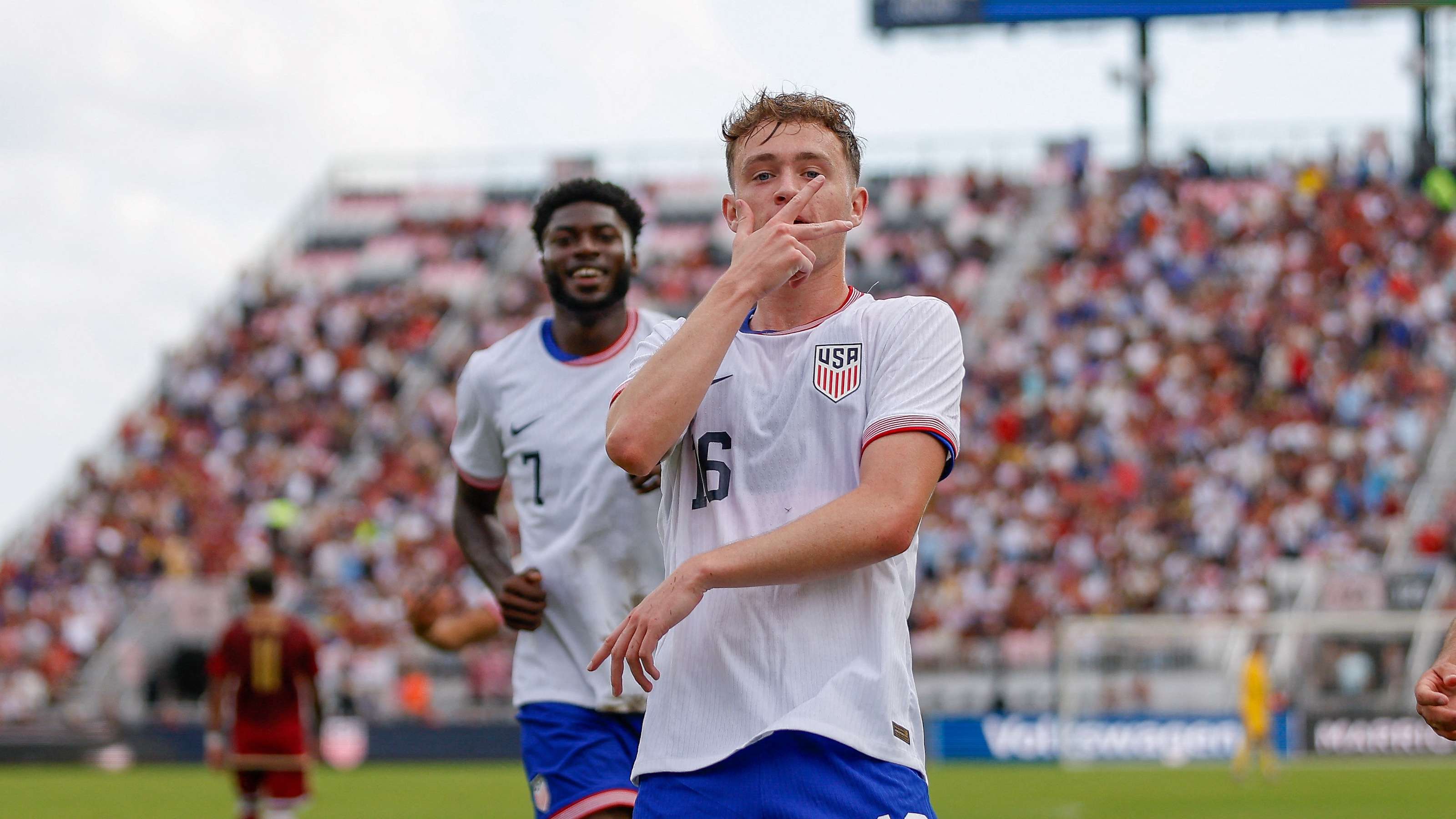 再結合足球 再結合足球